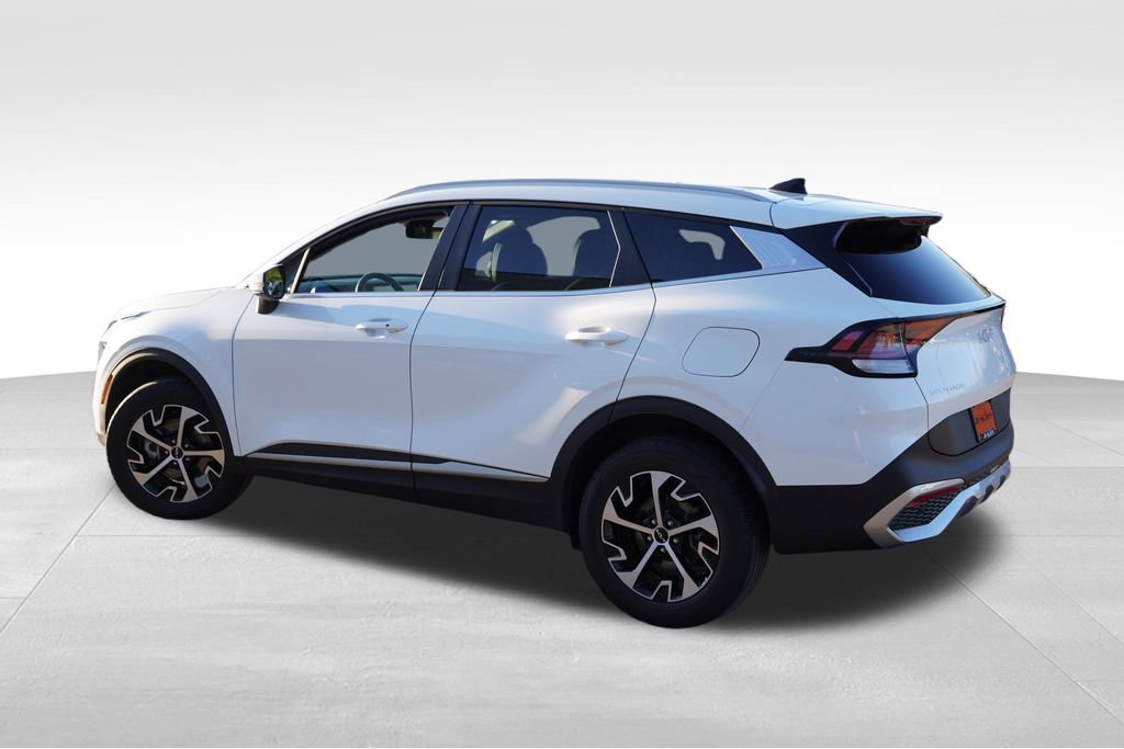 Certified 2025 Kia Sportage EX AWD/4WD image 8