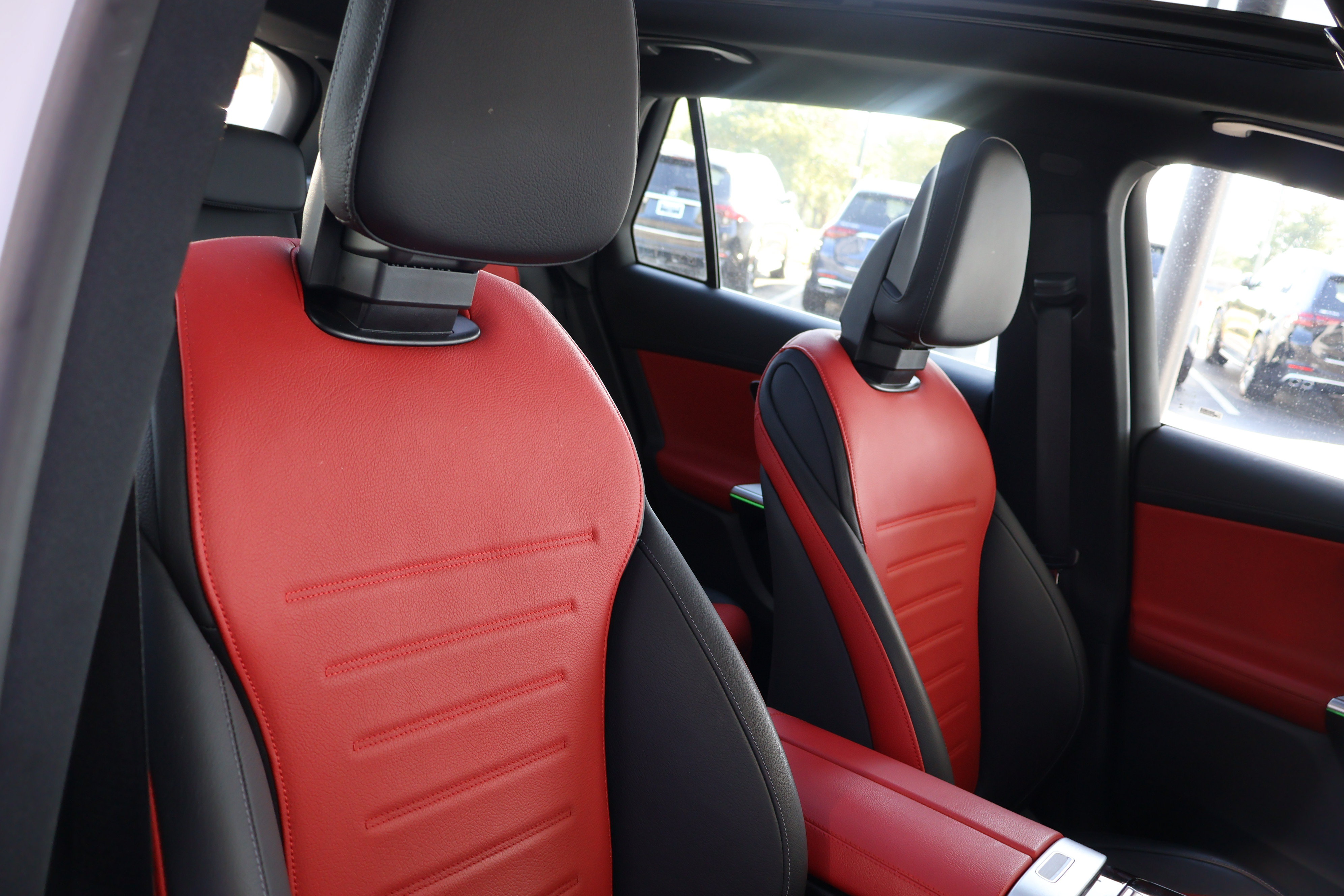 Certified 2024 Mercedes-Benz GLC 43 AMG 4MATIC image 31