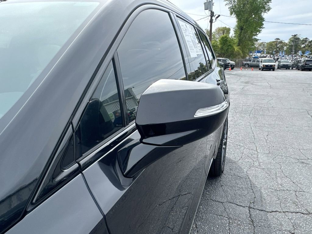 Used 2025 Cadillac XT6 Sport w/ Technology Package image 11