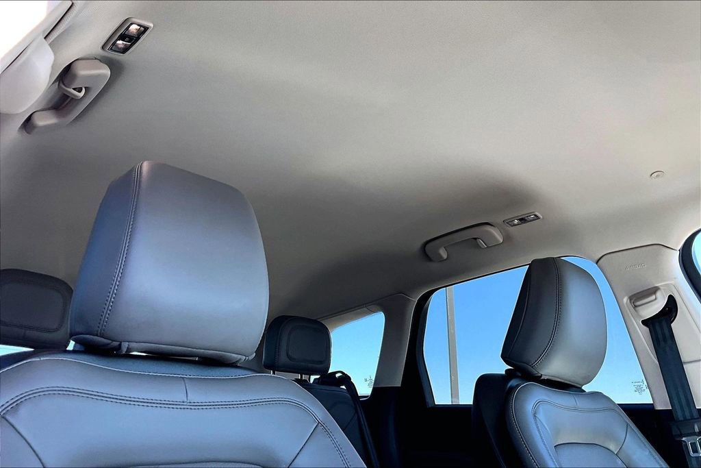 Used 2023 Lincoln Corsair Reserve AWD/4WD image 22