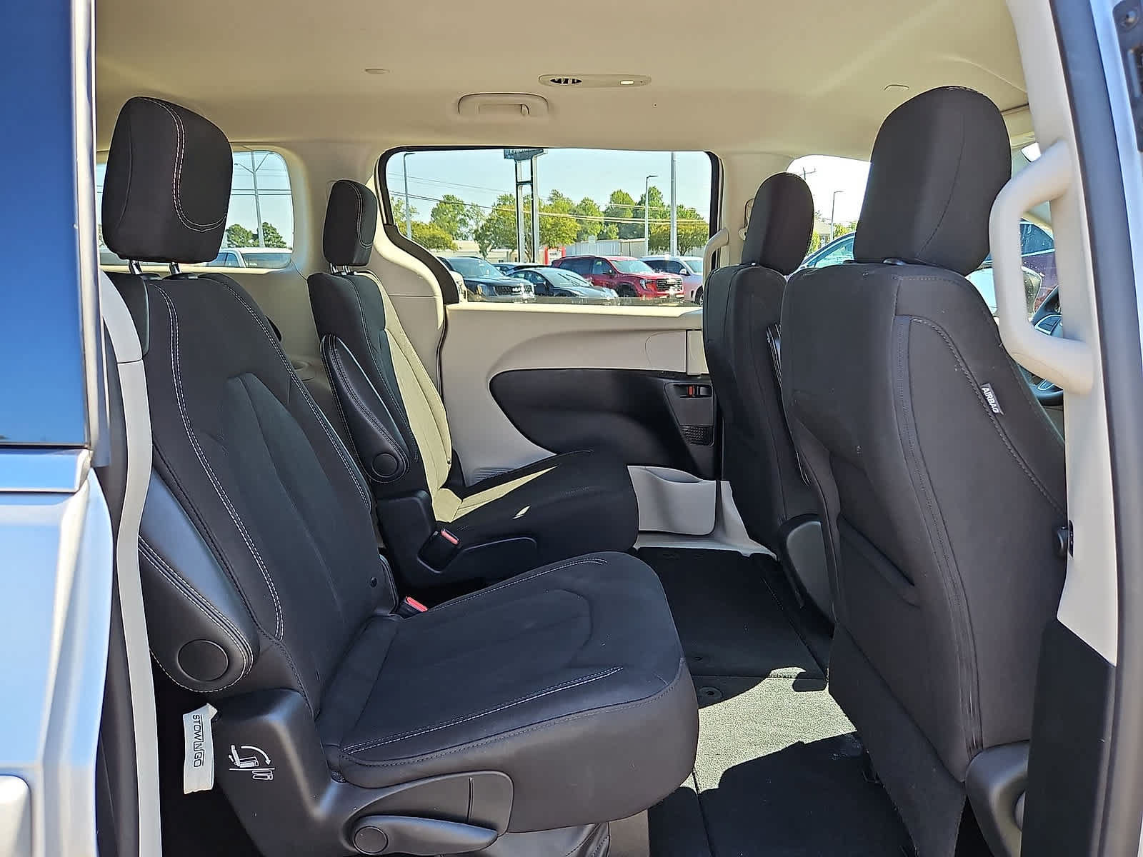Used 2024 Chrysler Voyager LX FWD image 31