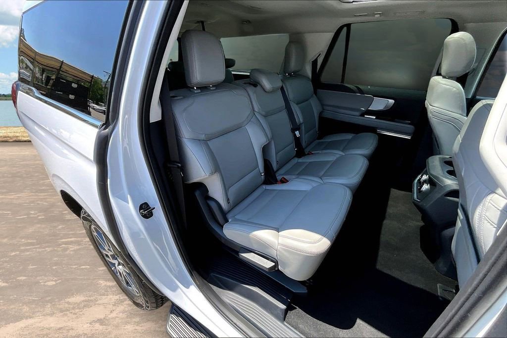 Used 2025 Ford Expedition Max Active AWD/4WD image 27