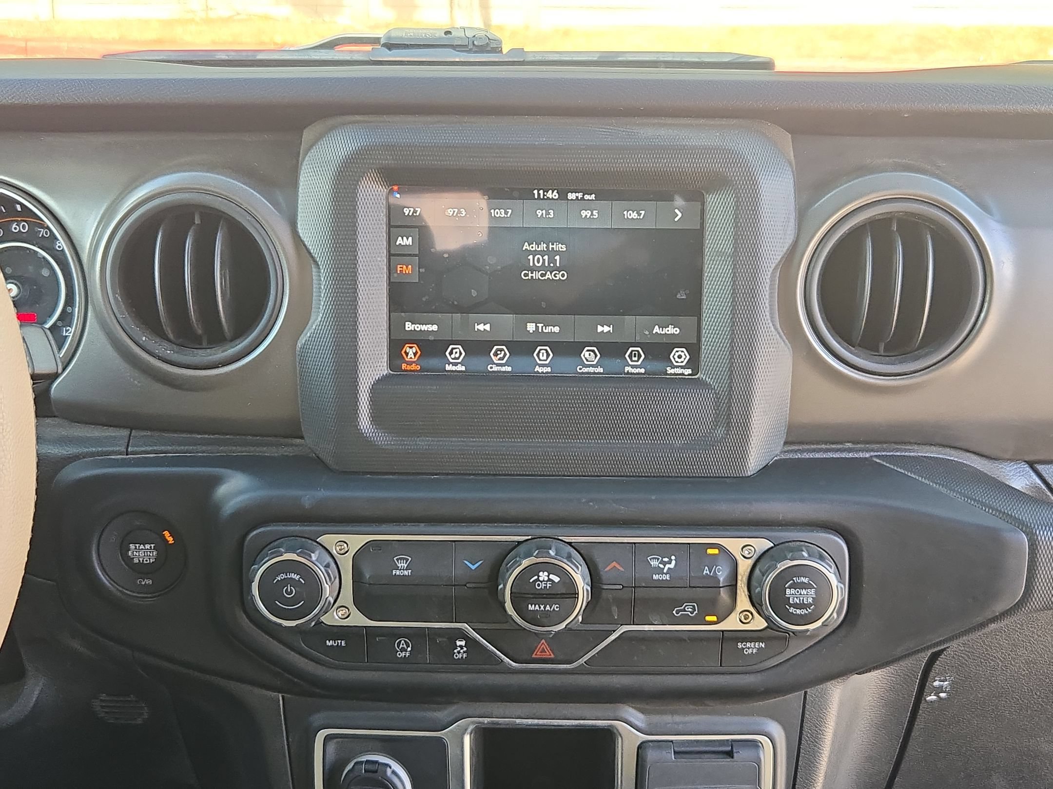 Used 2022 Jeep Wrangler Sport AWD/4WD image 16