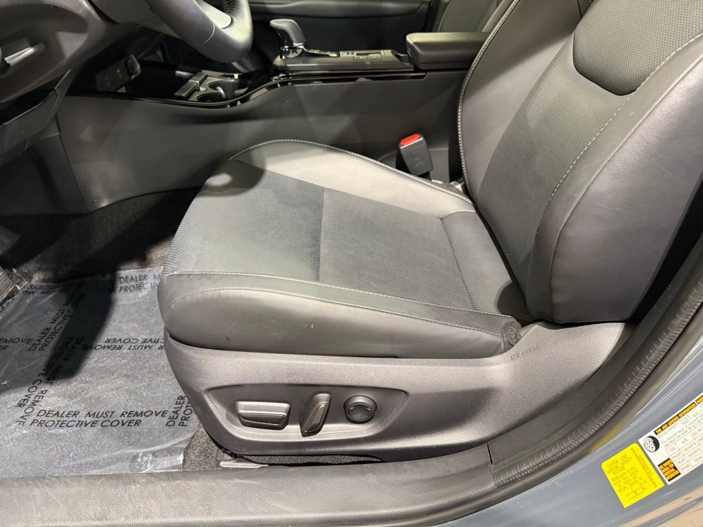 Used 2024 Toyota Prius XLE image 14