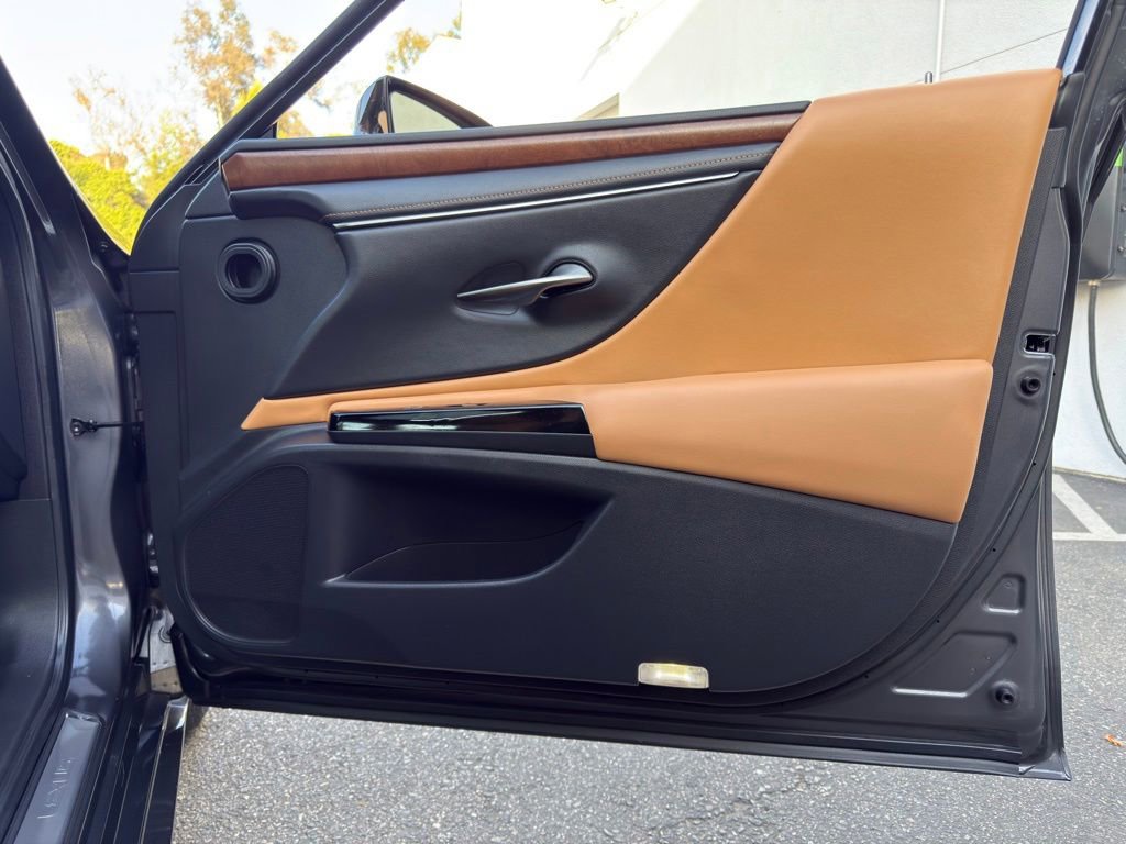 Used 2025 Lexus ES 350 w/ Premium Package FWD image 28