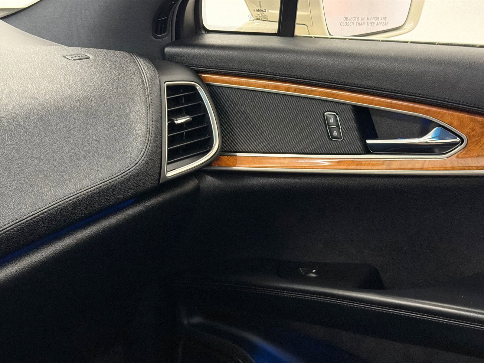 Used 2016 Lincoln MKX Reserve w/ Technology Package image 29