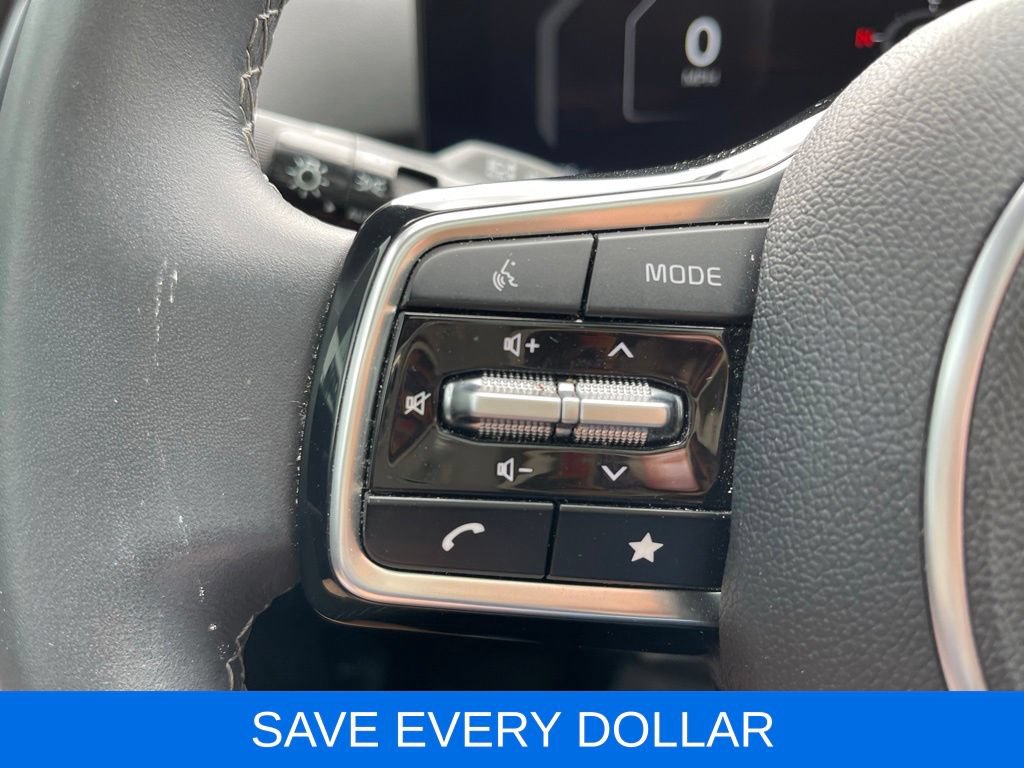 Used 2025 Kia Sorento SX FWD image 19