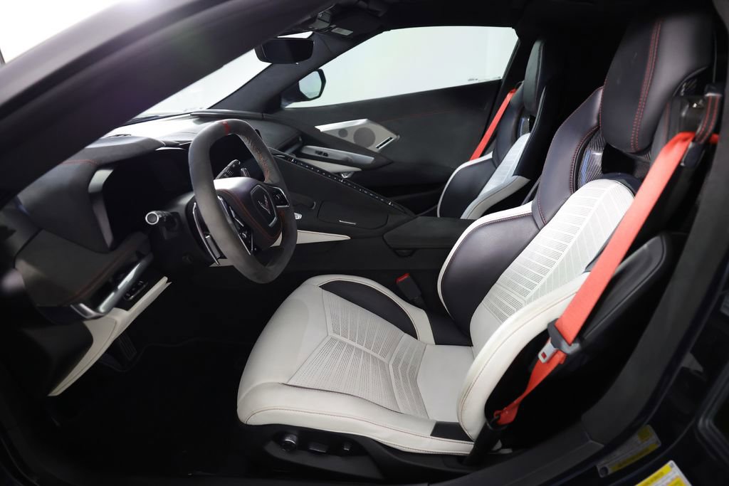 Used 2023 Chevrolet Corvette Stingray Premium Cpe w/ Z51 Performance Package RWD image 11