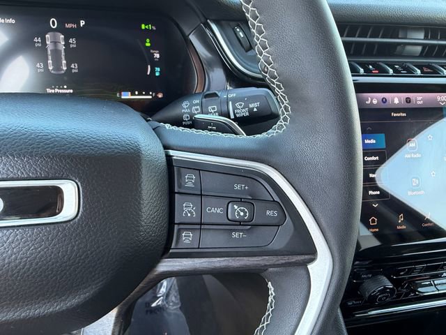 Used 2023 Jeep Grand Cherokee 4WD 4xe image 17