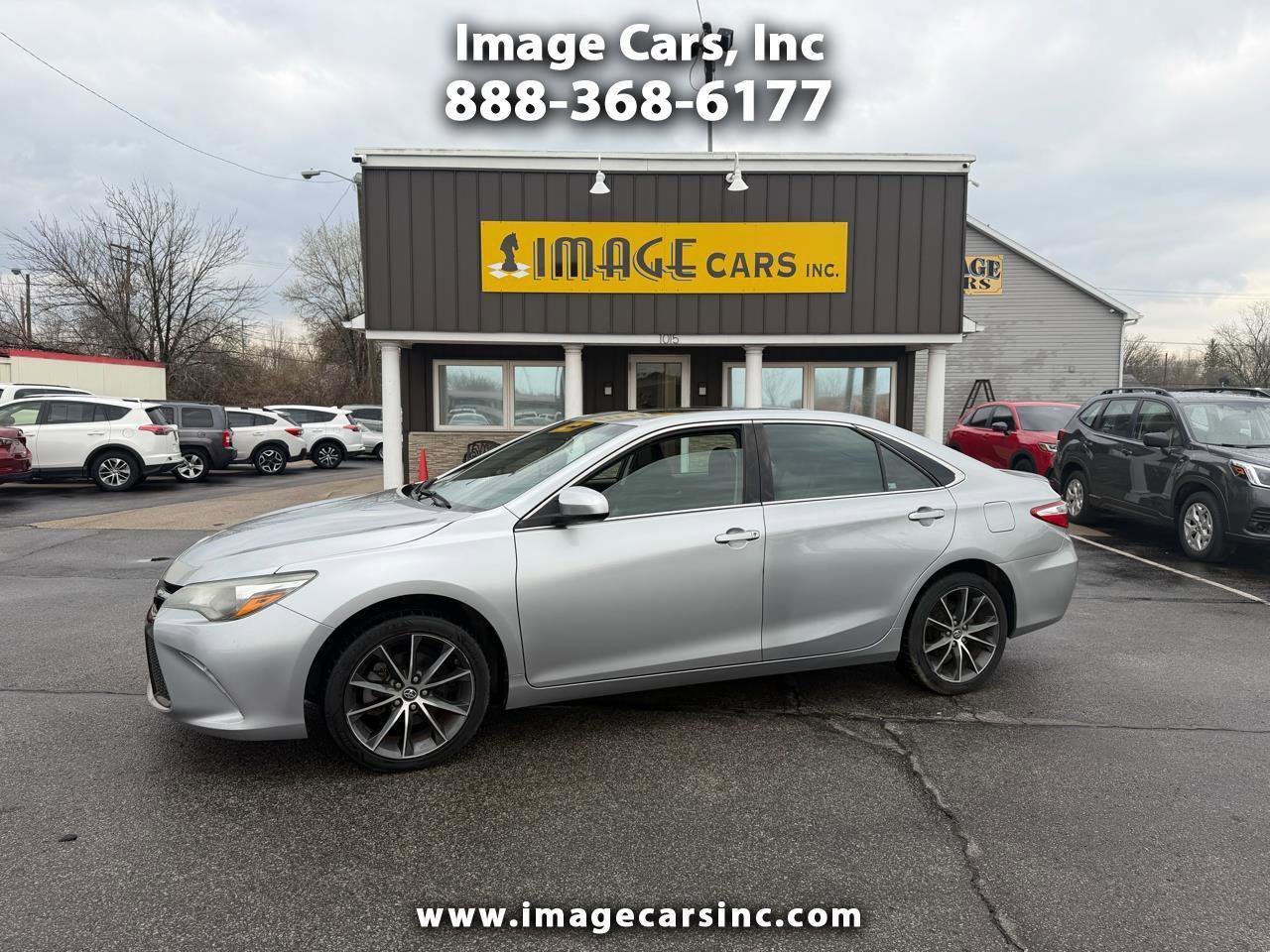Used 2017 Toyota Camry XSE w/ Moonroof Package image 1