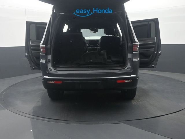 Used 2023 Jeep Wagoneer Series III w/ Preferred Equipment Group AWD/4WD image 39