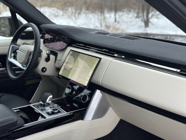 Used 2023 Land Rover Range Rover SE image 20