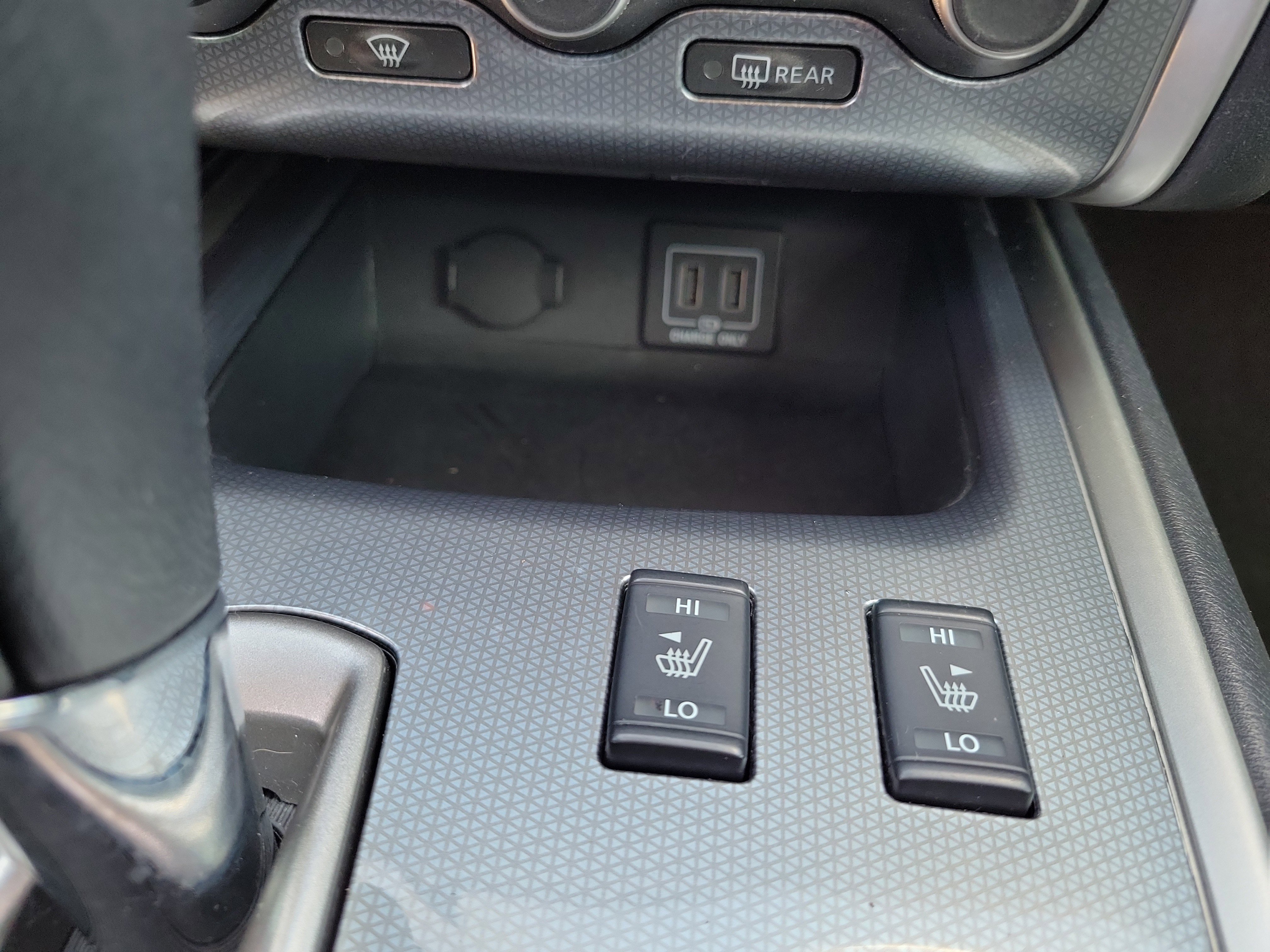 Used 2018 Nissan Pathfinder SL FWD image 14