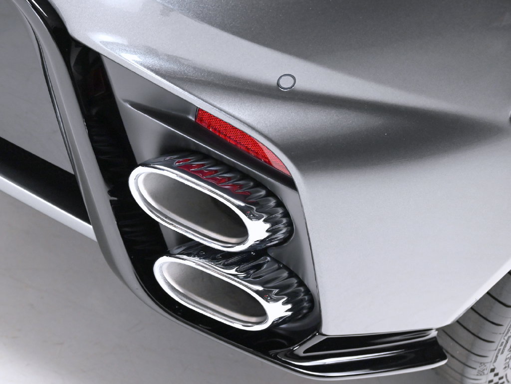 New 2026 Aston Martin DB12 Convertible RWD image 28