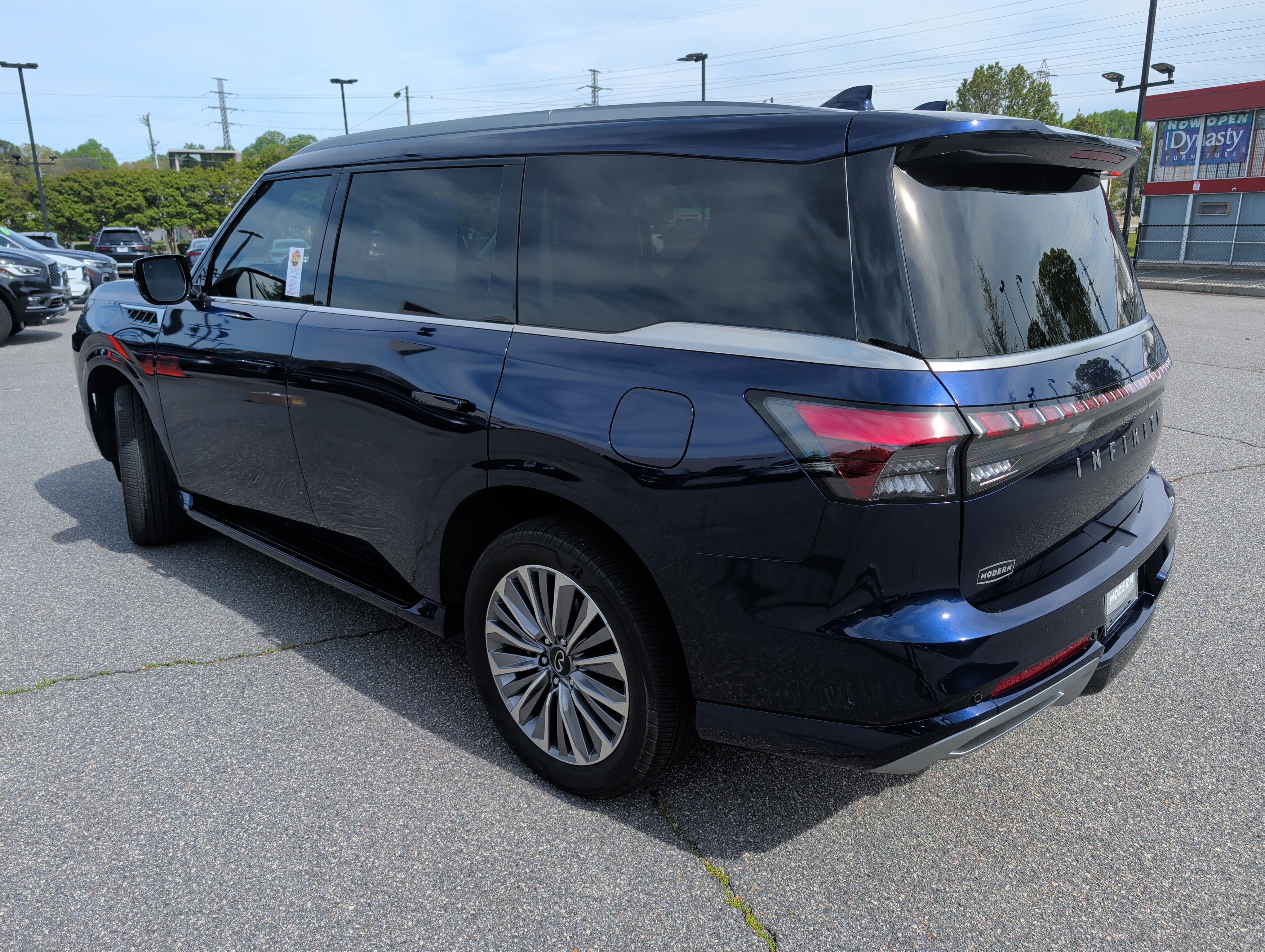 Used 2025 INFINITI QX80 Luxe image 5