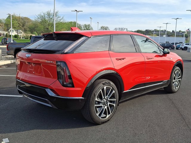 Used 2025 Cadillac Optiq Sport 2 image 6