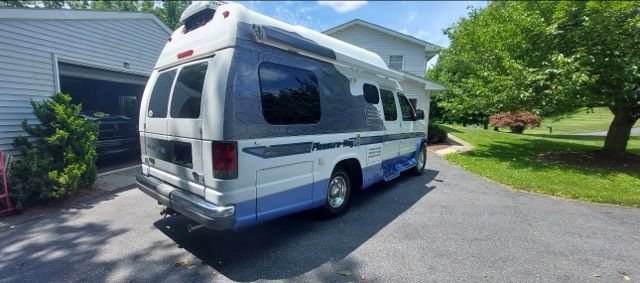 Used 2003 Ford E-350 and Econoline 350 Super Duty RWD image 30