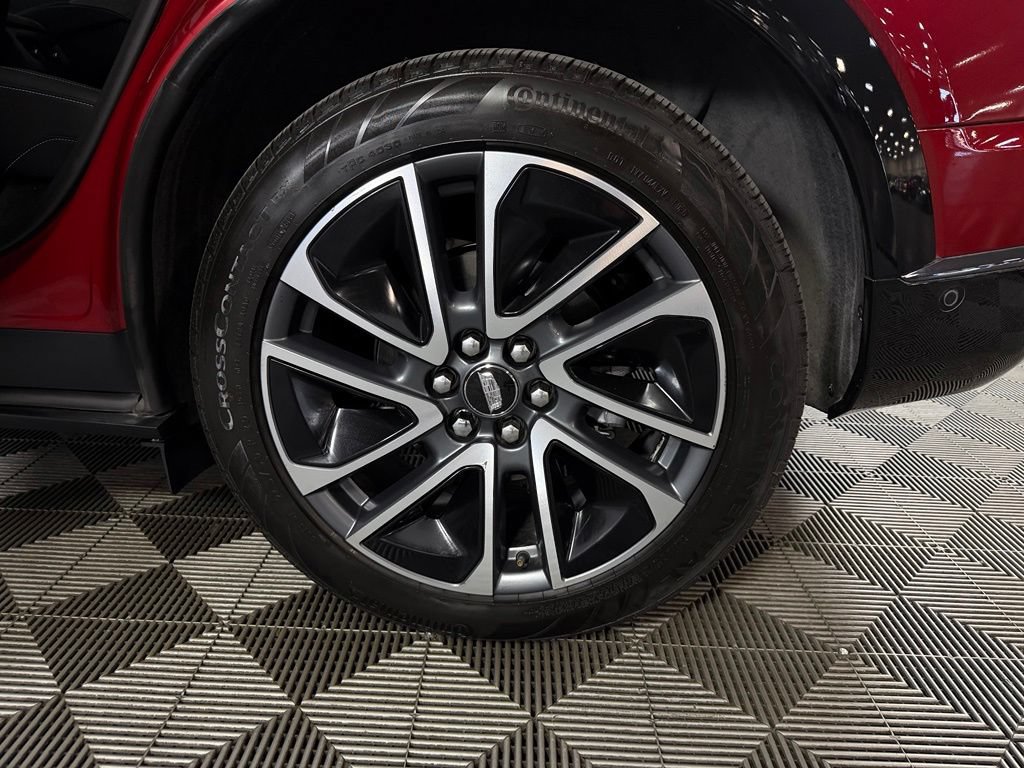 Used 2025 Cadillac Optiq Sport 1 AWD/4WD image 12