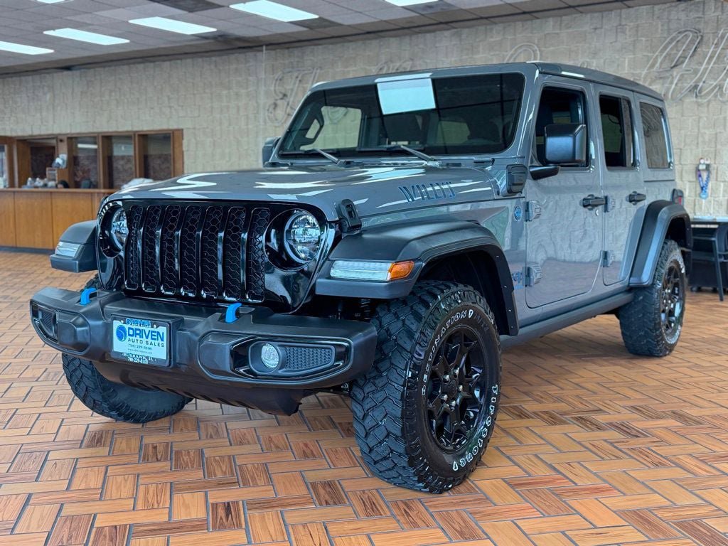Used 2023 Jeep Wrangler Unlimited w/ Sun & Screen Package AWD/4WD image 4