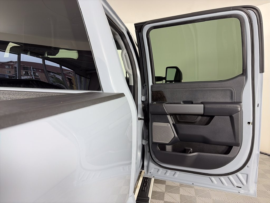 Certified 2025 Ford F350 Lariat AWD/4WD image 29