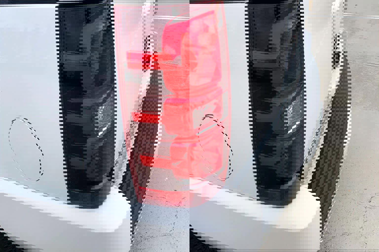 Used 2013 Chevrolet Suburban LTZ image 27