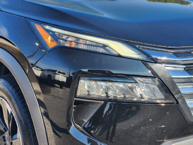 Used 2025 Nissan Rogue SV AWD/4WD image 9
