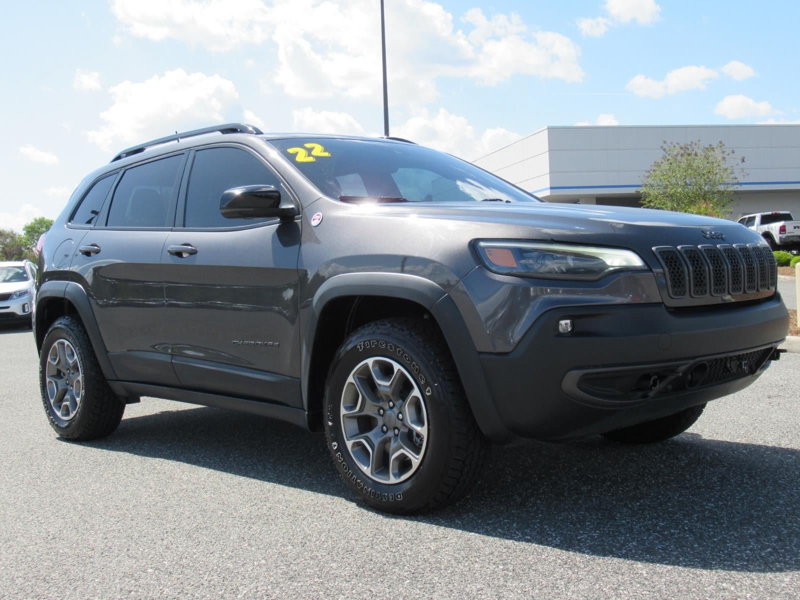 Used 2022 Jeep Cherokee Trailhawk w/ Premium Leather Package AWD/4WD image 1