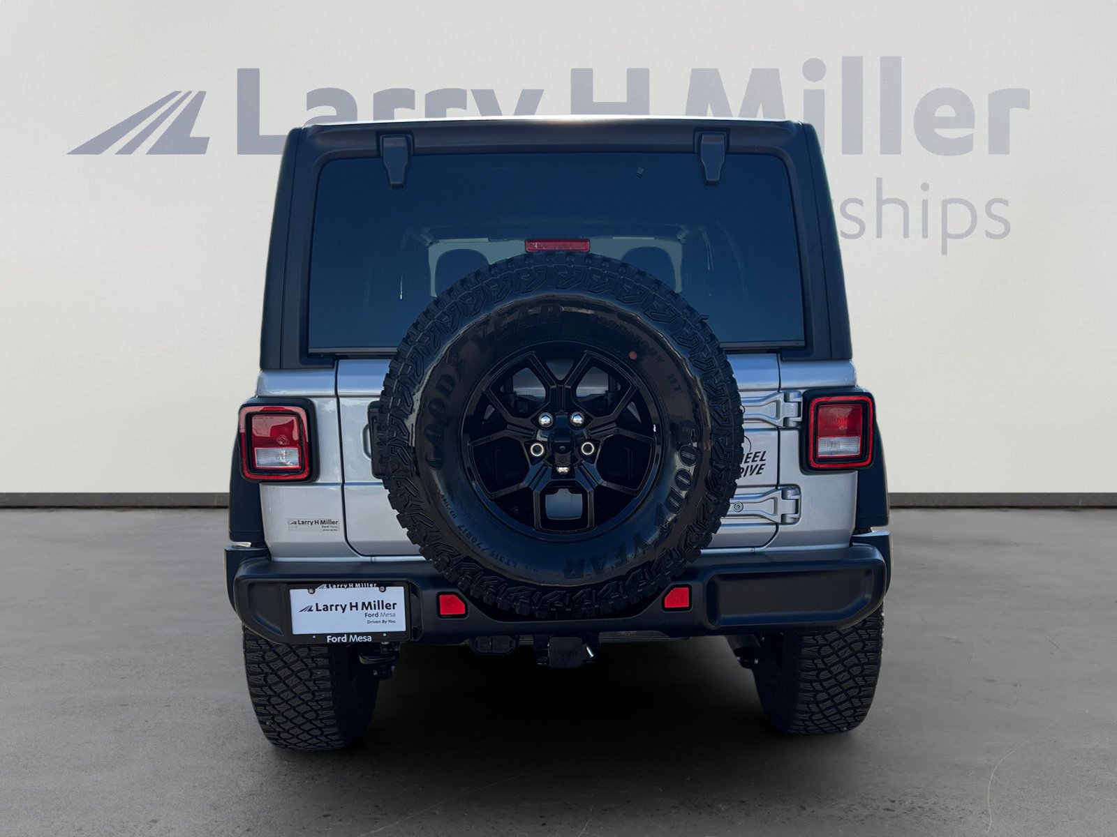Used 2024 Jeep Wrangler Willys image 4