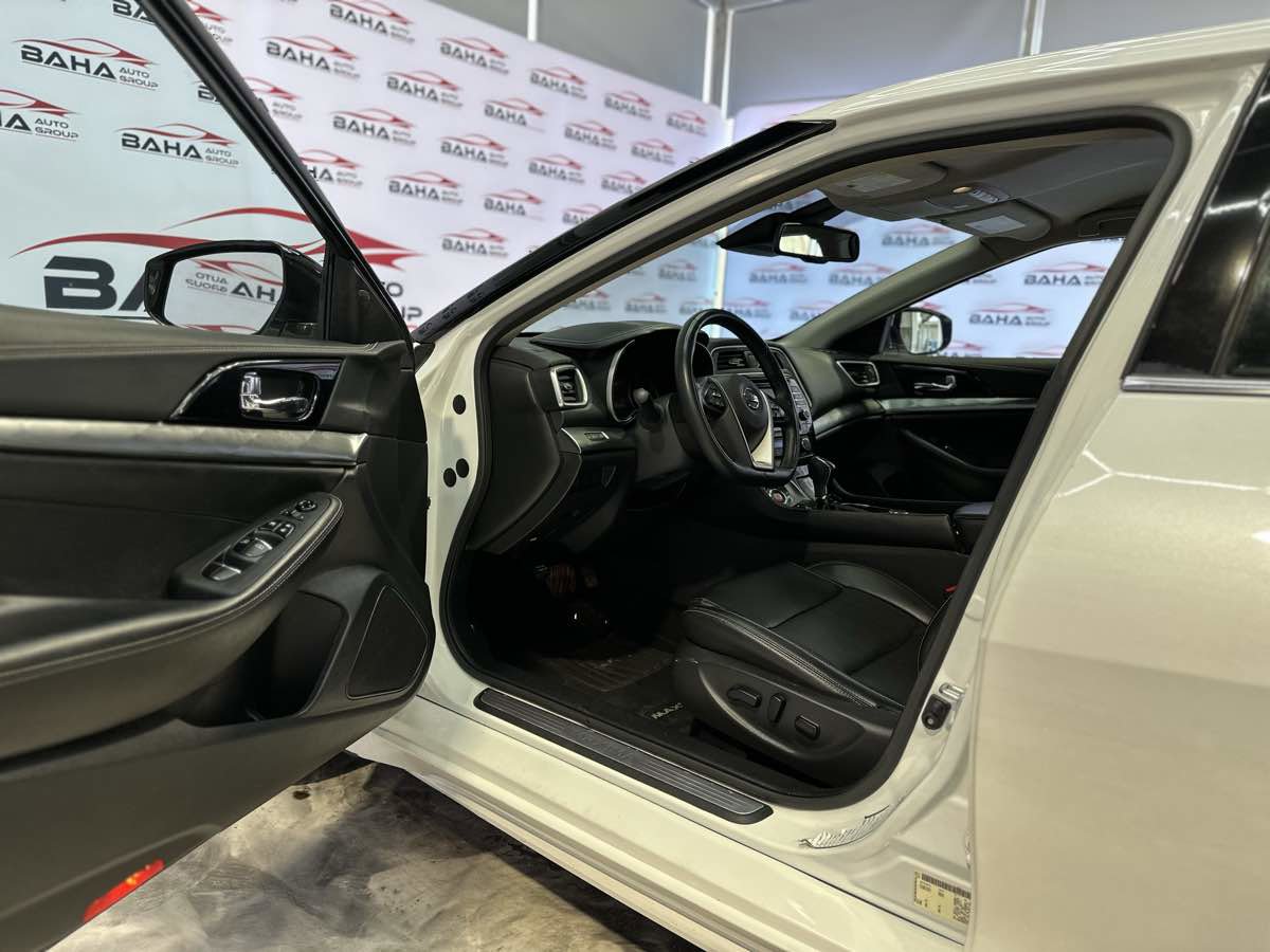 Used 2022 Nissan Maxima SV w/ Floor Mat Group image 13