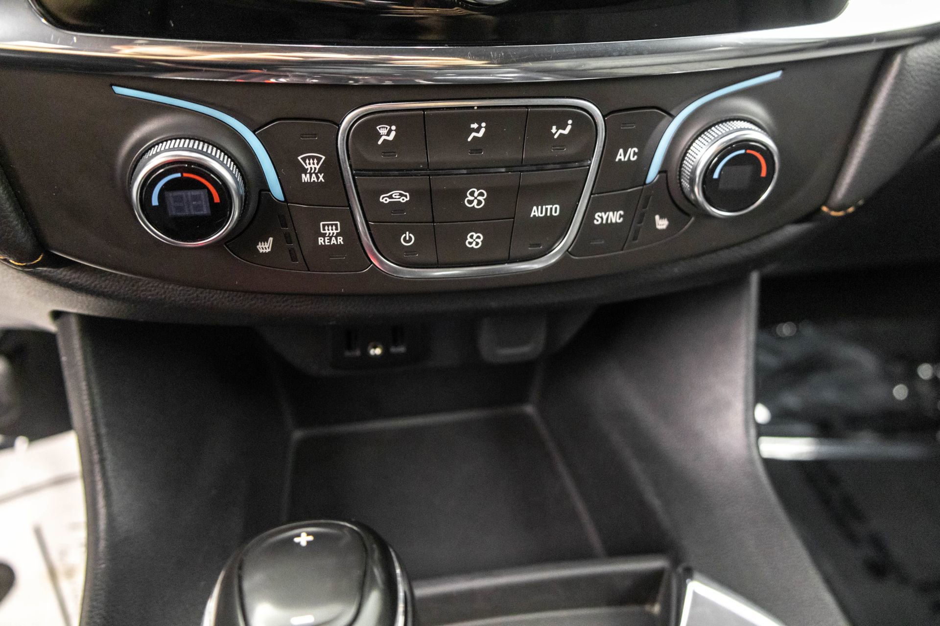 Used 2019 Chevrolet Traverse LT AWD/4WD image 27