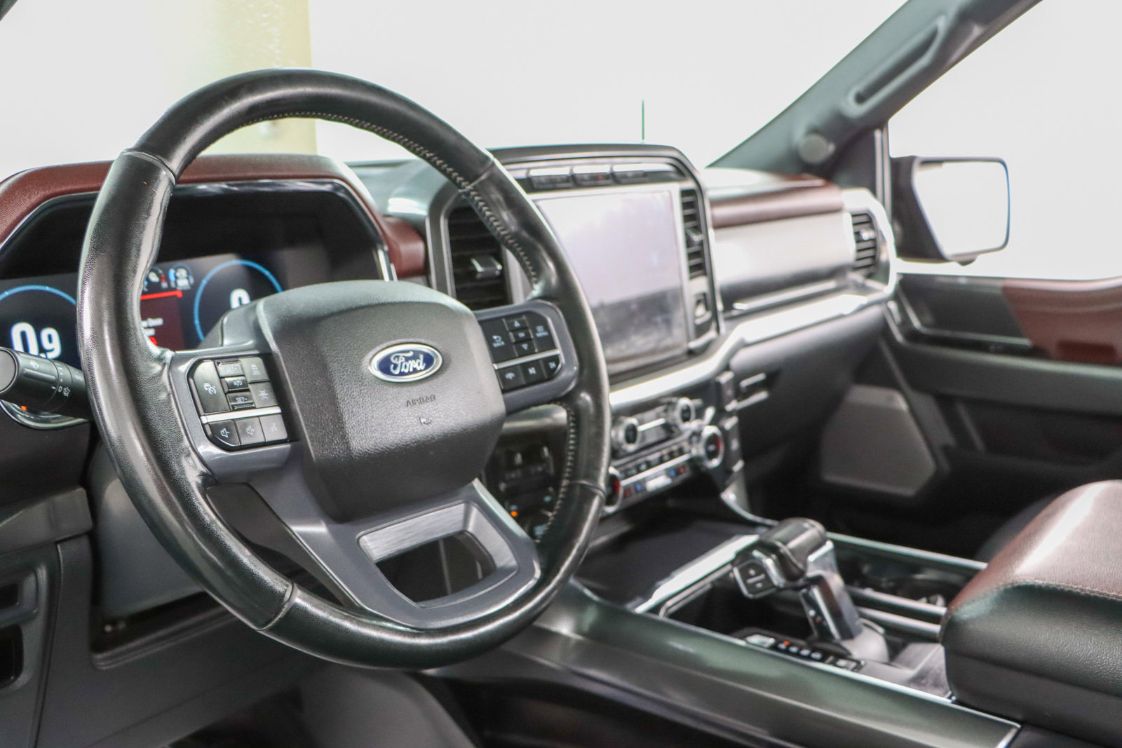 Used 2023 Ford F150 Lariat w/ Equipment Group 502A High image 25