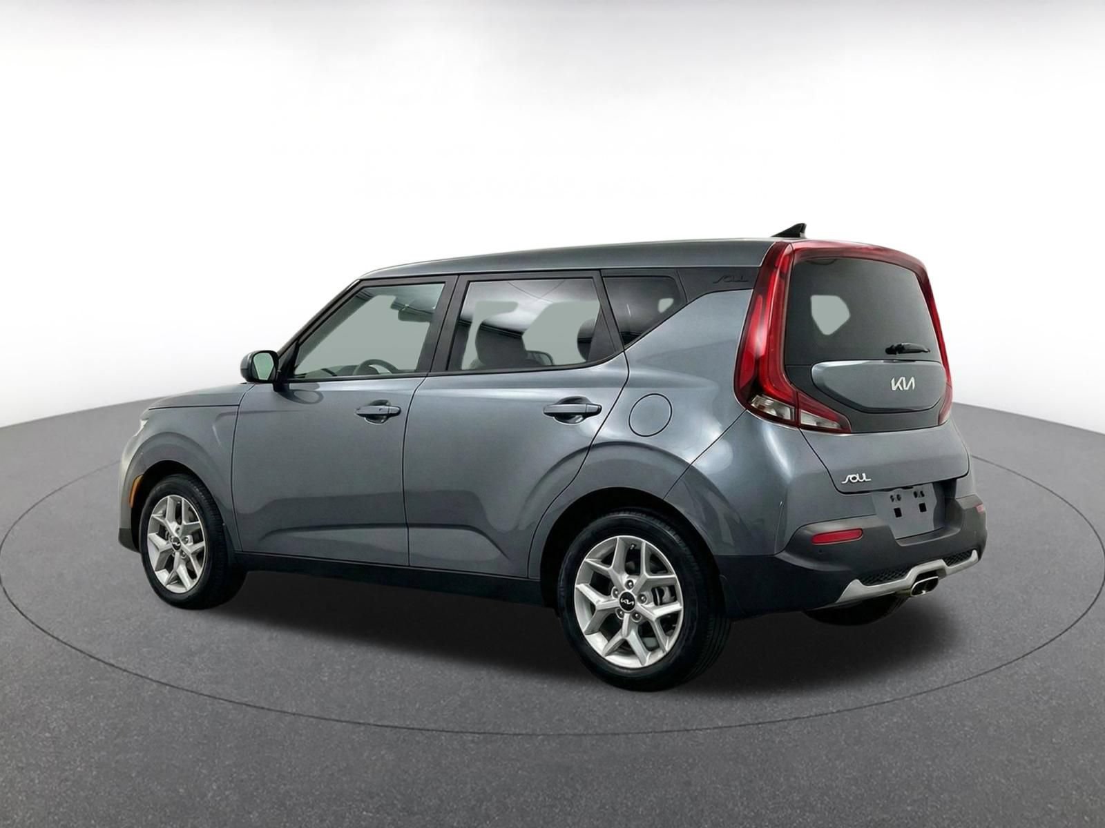 Used 2025 Kia Soul LX w/ LX Technology Package FWD image 7