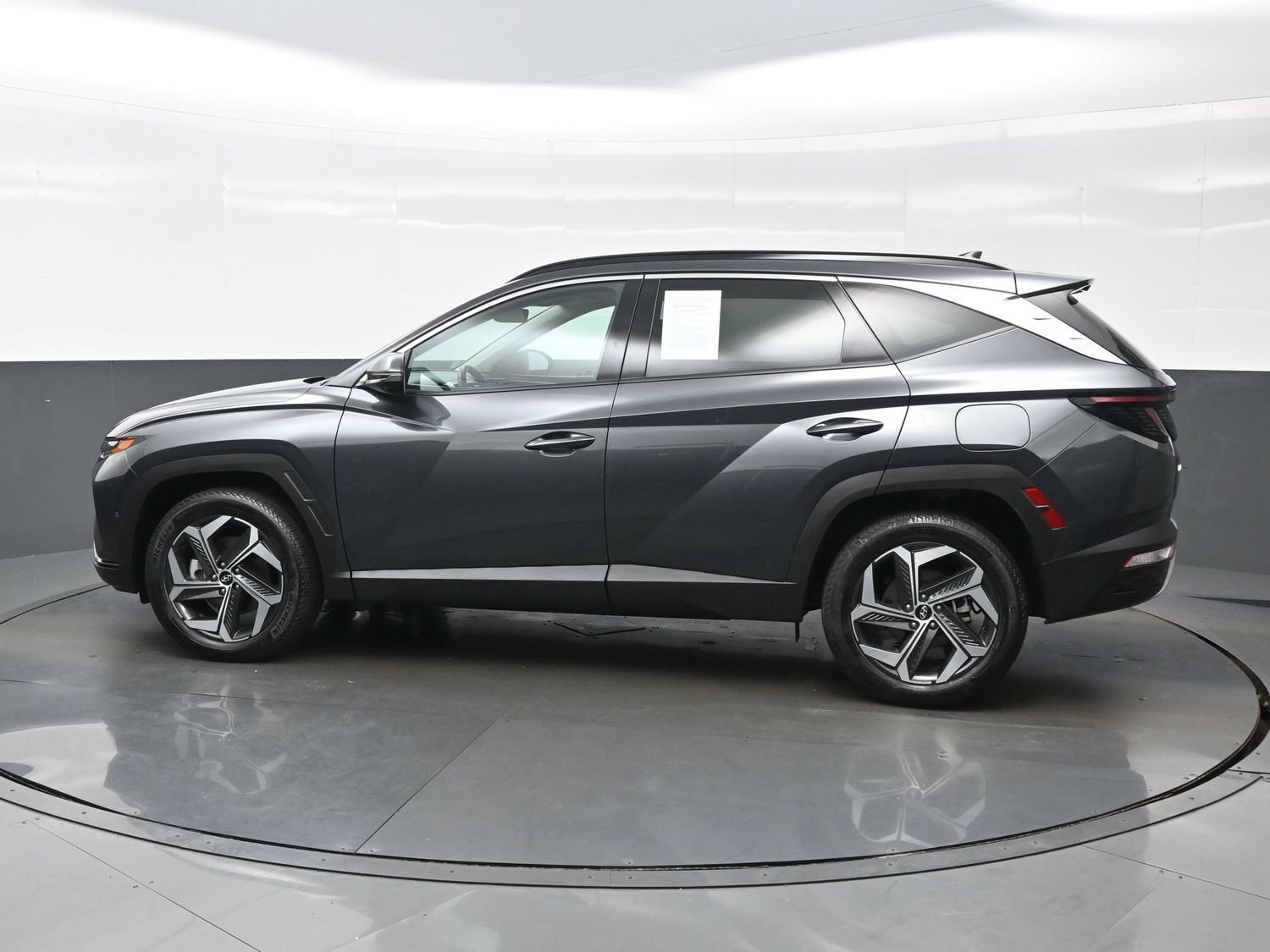 Certified 2024 Hyundai Tucson Limited AWD/4WD image 3