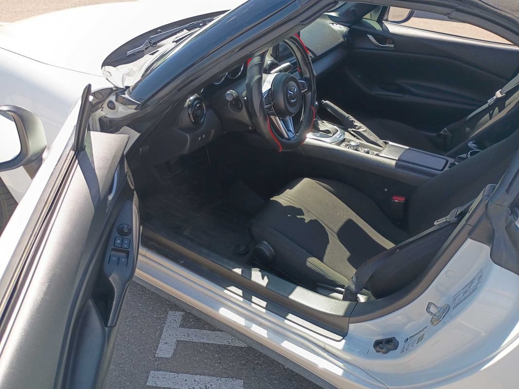 Used 2020 MAZDA MX-5 Miata Sport RWD image 12