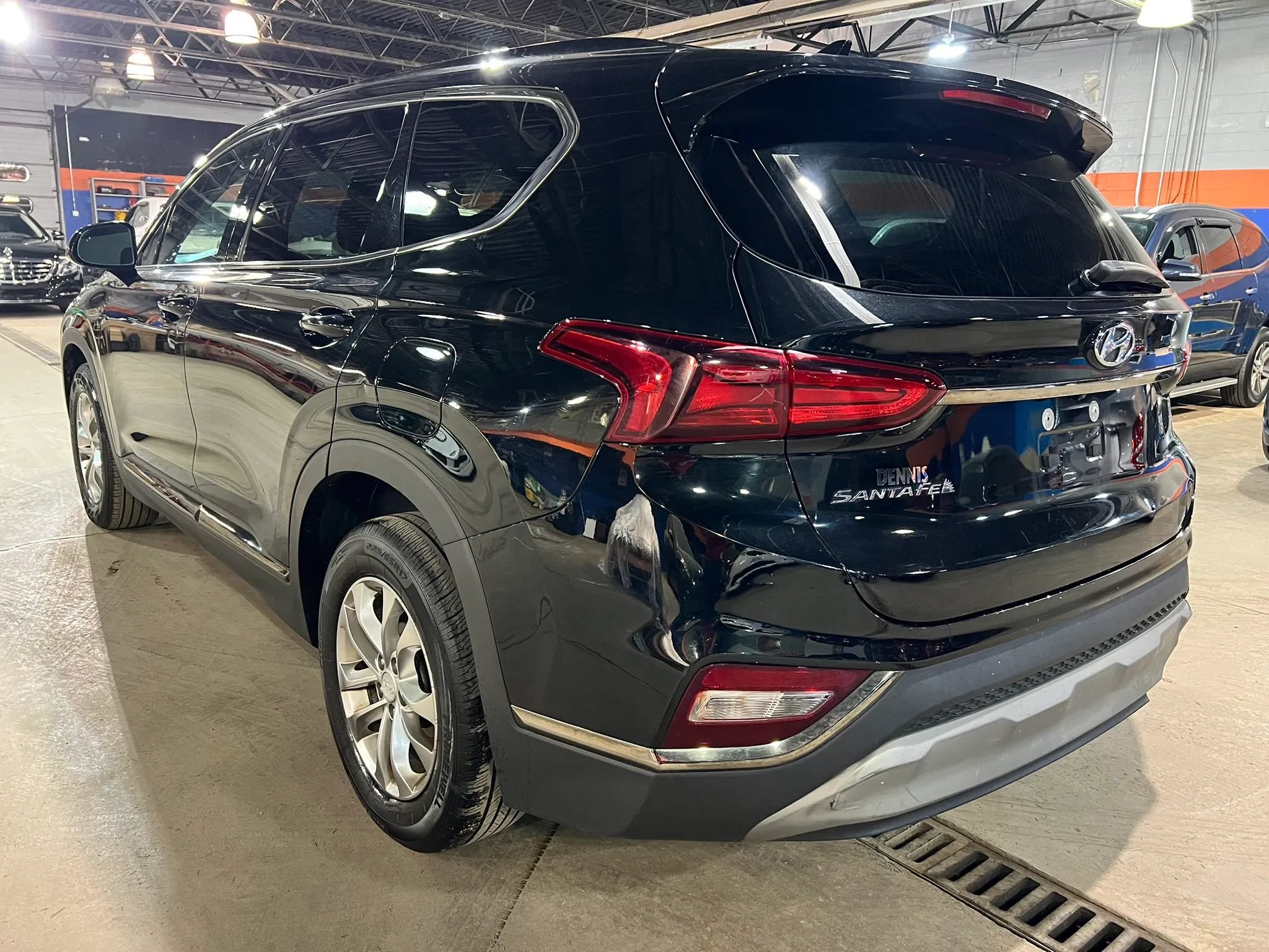 Used 2019 Hyundai Santa Fe SEL FWD image 5