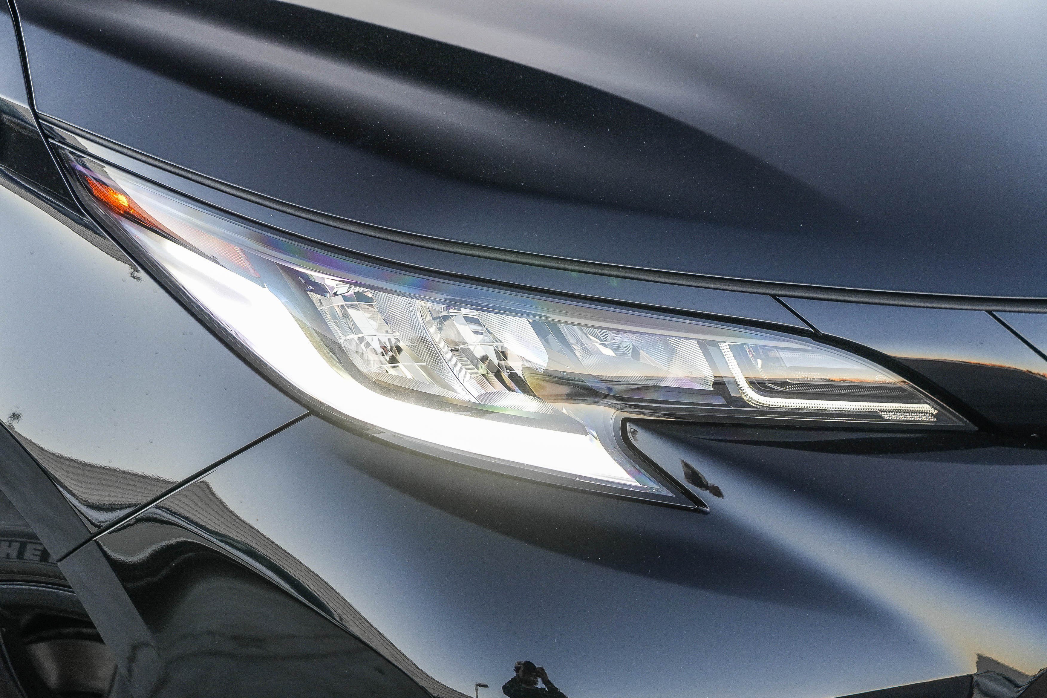 New 2026 Toyota Sienna XSE FWD image 2