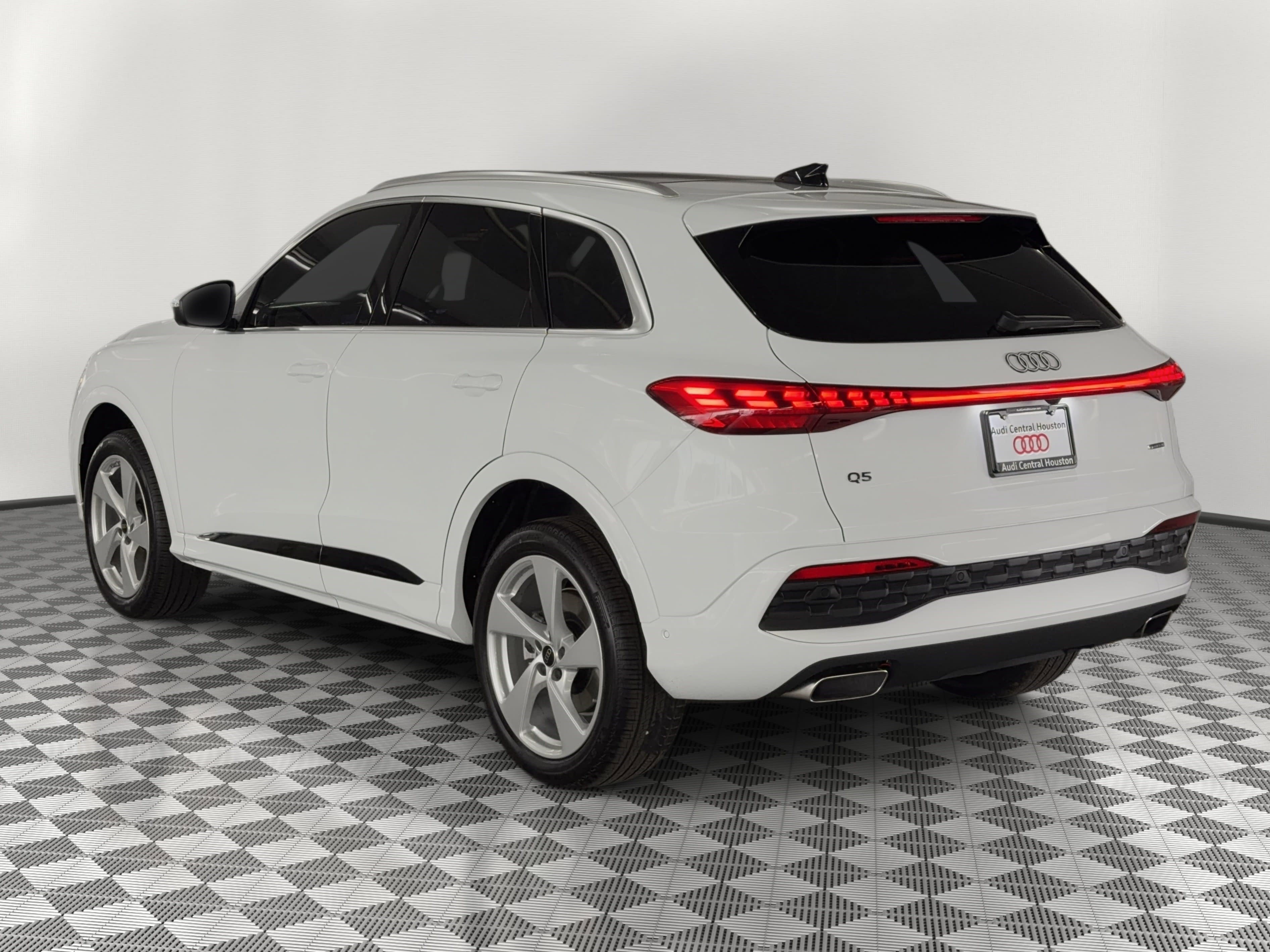 New 2026 Audi Q5 Premium Plus image 3