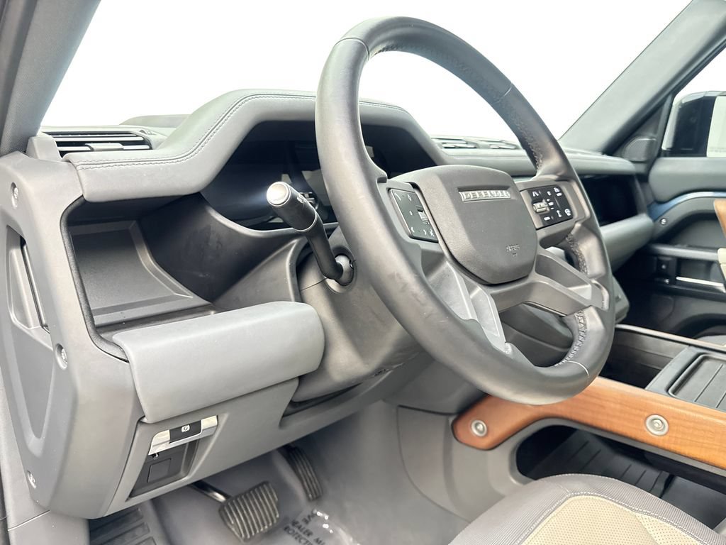 Used 2024 Land Rover Defender 110 X-Dynamic SE AWD/4WD image 50