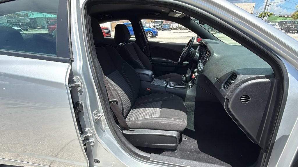 Used 2020 Dodge Charger SXT w/ Blacktop Package AWD/4WD image 39