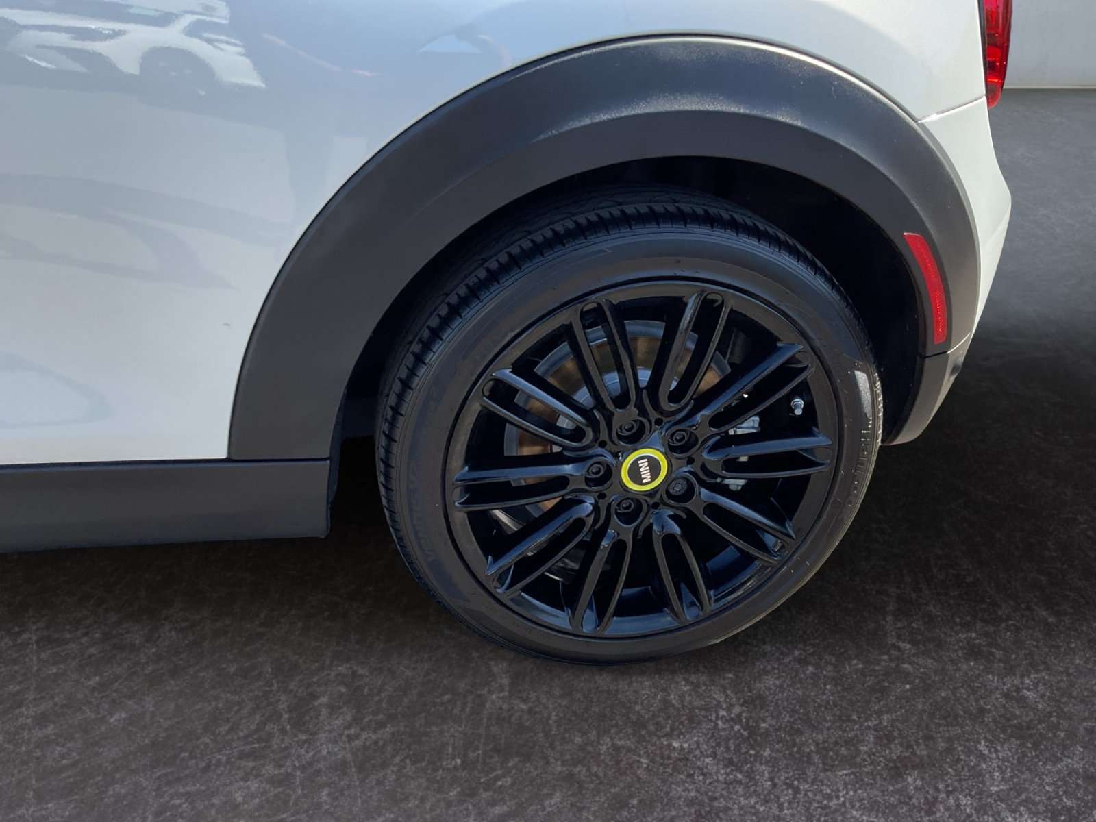 Used 2023 MINI Cooper SE FWD image 9