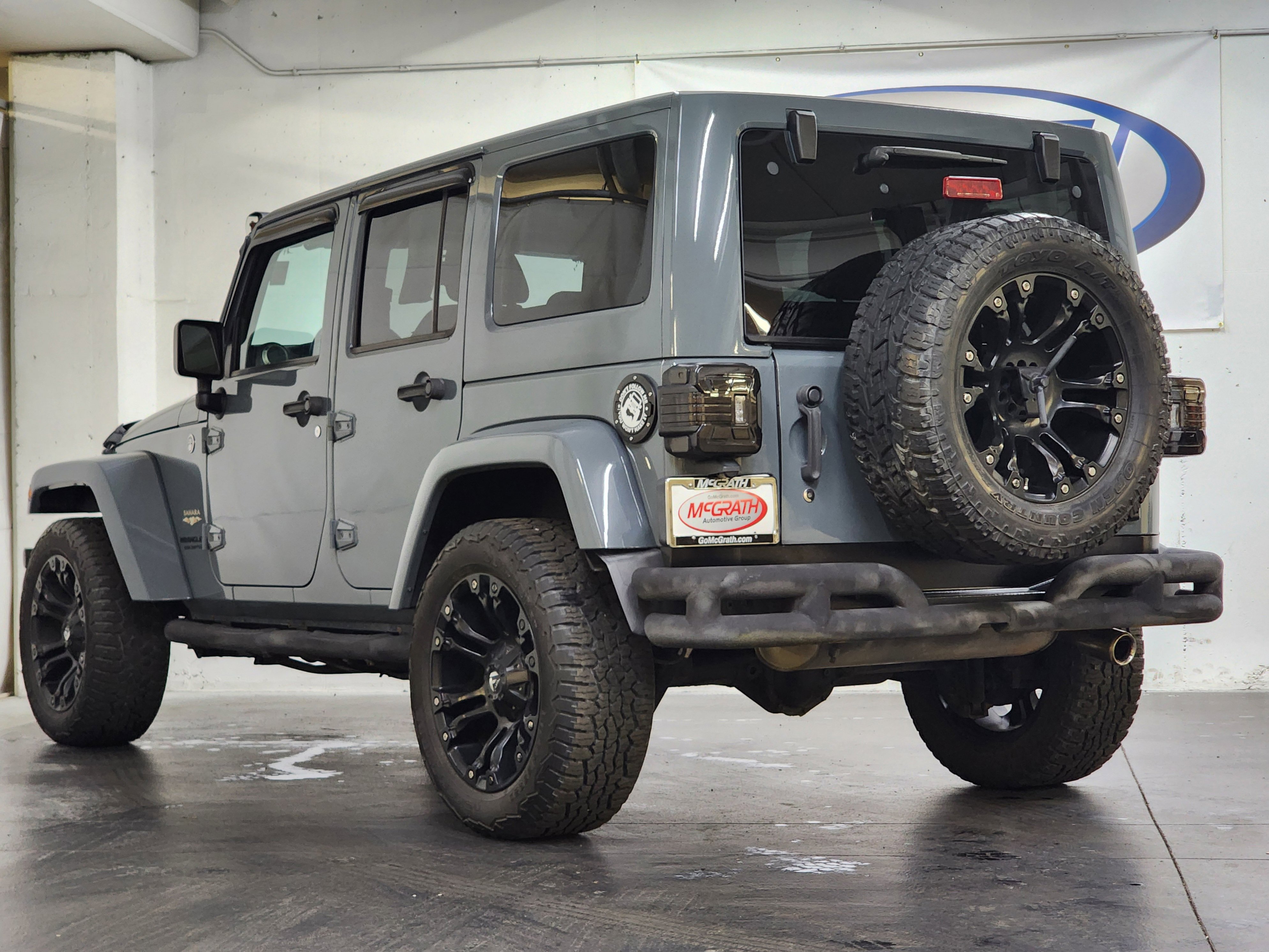 Used 2015 Jeep Wrangler Unlimited Sahara w/ Connectivity Group image 9