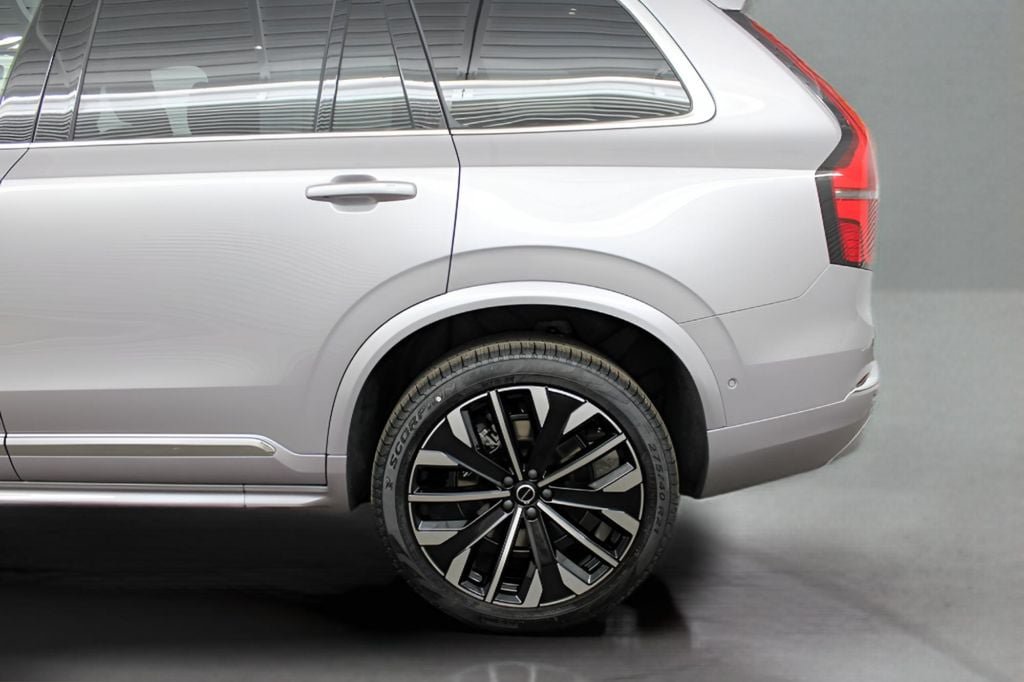 New 2026 Volvo XC90 B6 Plus w/ Protection Package Premier AWD/4WD image 34