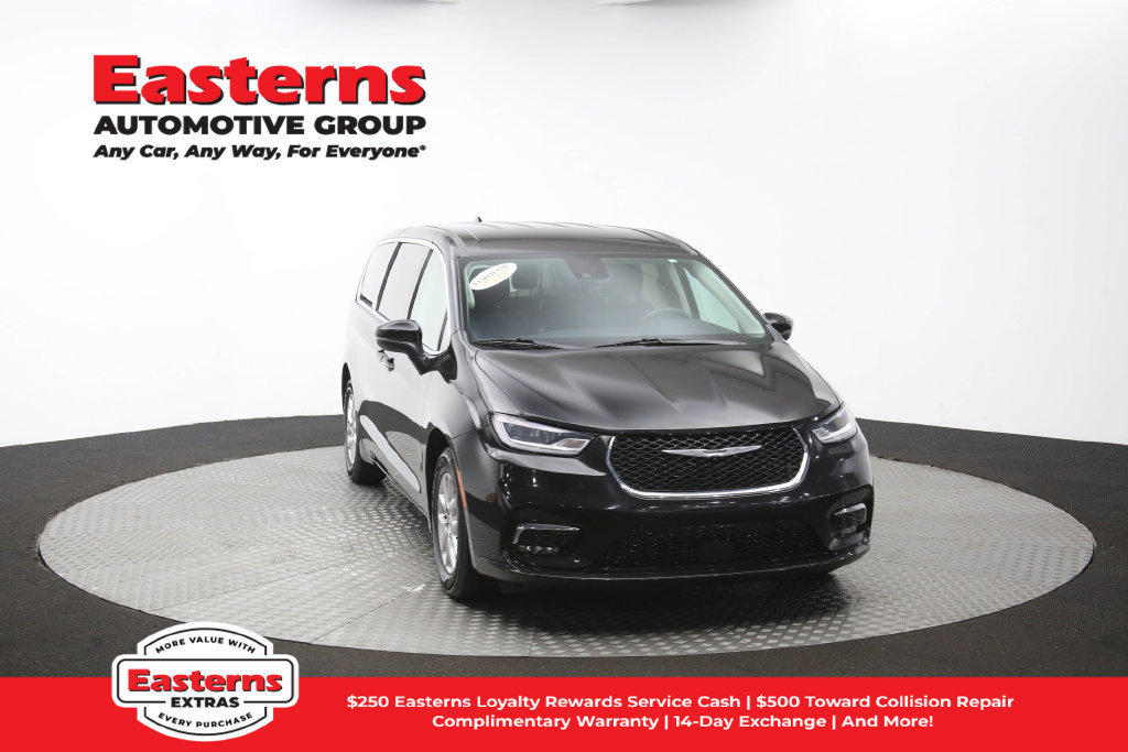 Used 2023 Chrysler Pacifica Touring-L FWD image 54