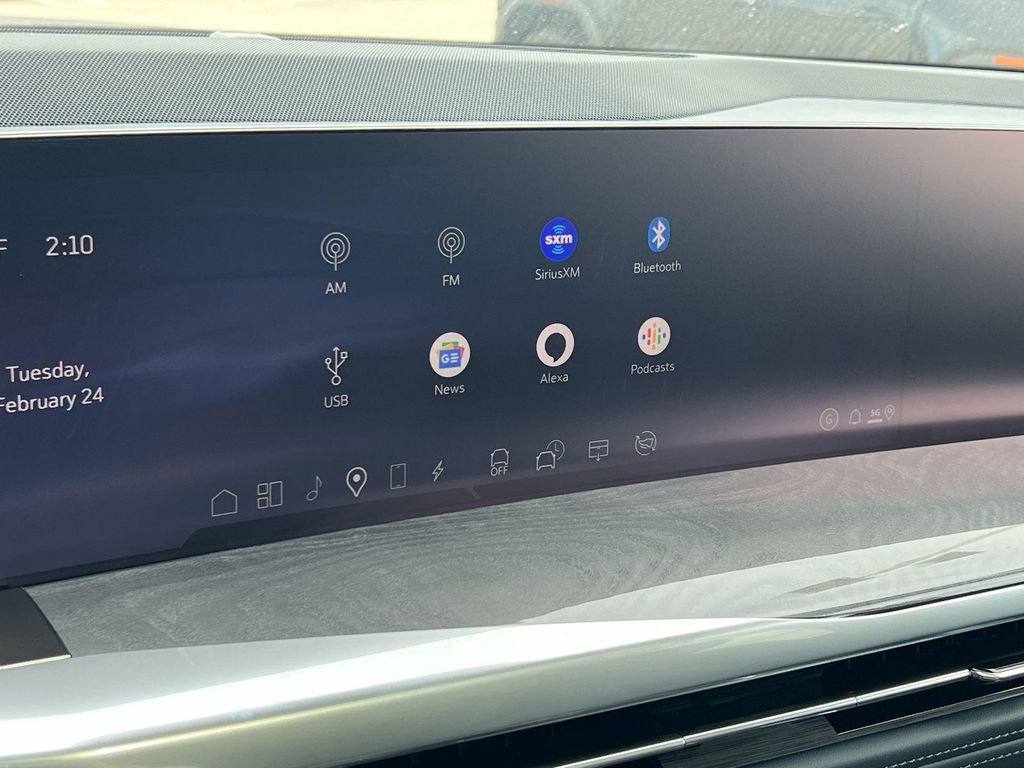 New 2025 Cadillac Escalade IQ Luxury 2 AWD/4WD image 18