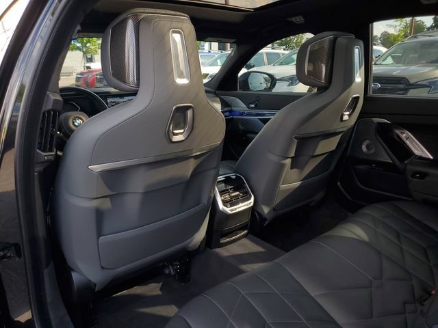 Used 2023 BMW 740i w/ Parking Assistance Package RWD image 12