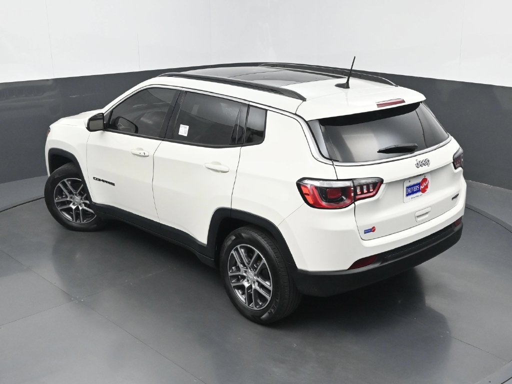 Used 2019 Jeep Compass Latitude w/ Popular Equipment Group FWD image 28