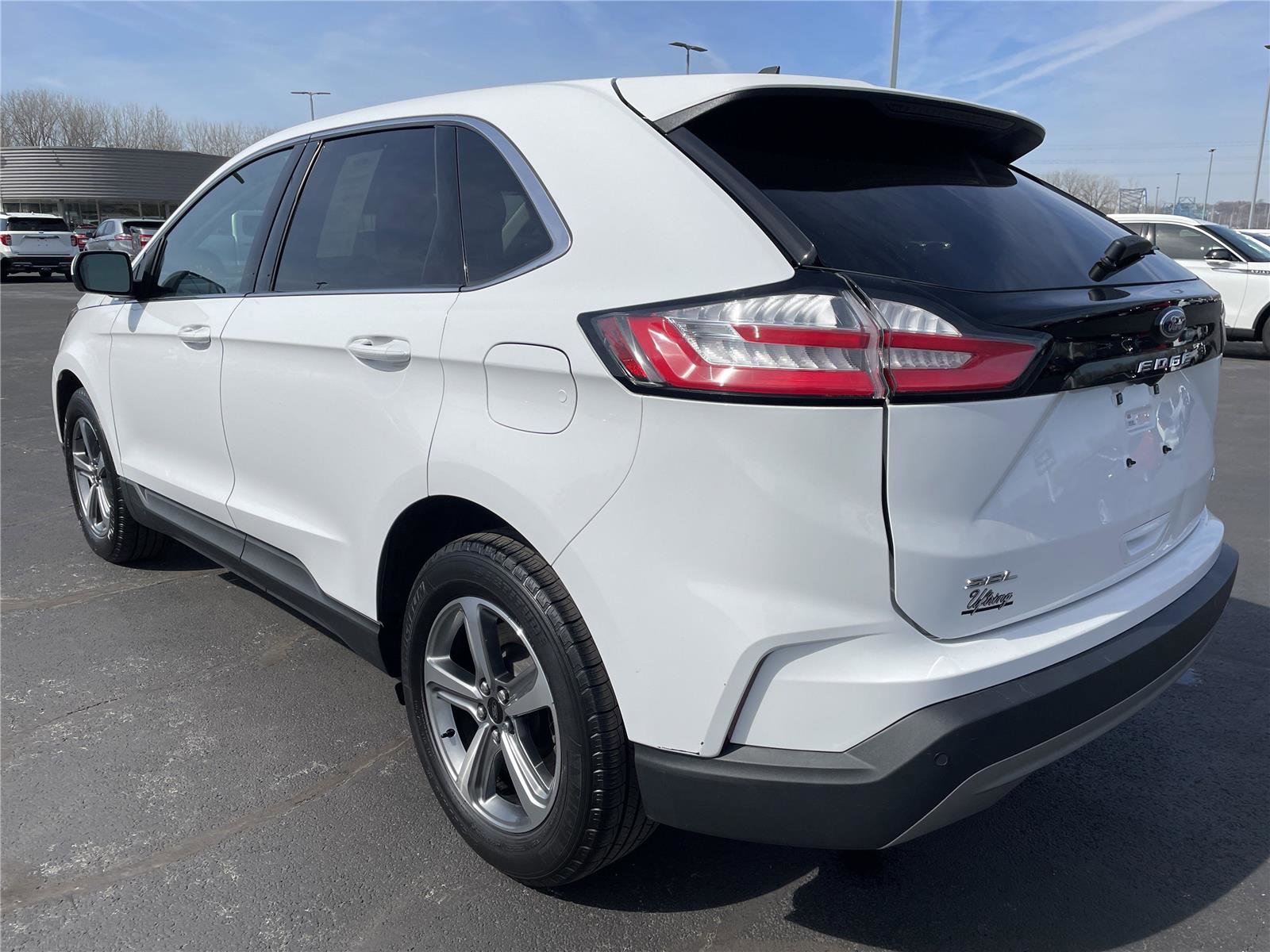 Used 2024 Ford Edge SEL w/ Convenience Package AWD/4WD image 3