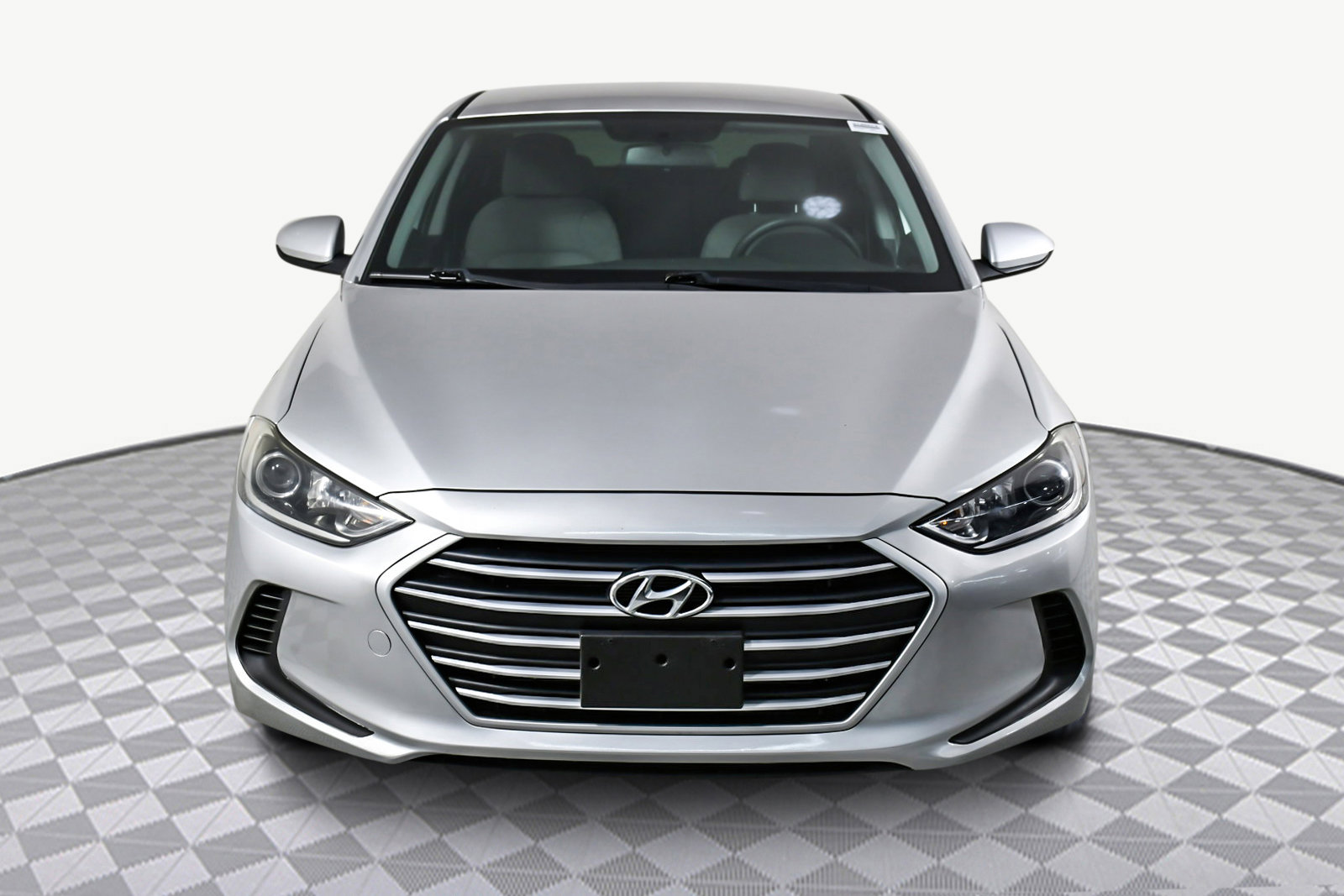 Used 2017 Hyundai Elantra SE image 2