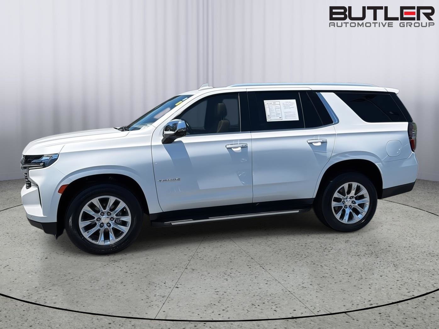 Used 2021 Chevrolet Tahoe Premier w/ Premium Package RWD image 3