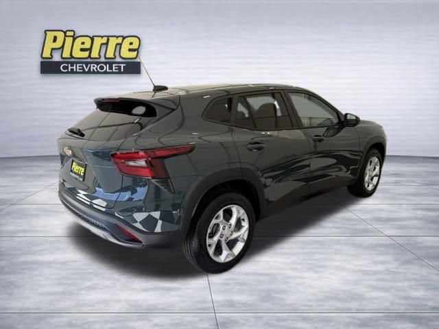 New 2026 Chevrolet Trax LS w/ LS Convenience Package FWD image 5